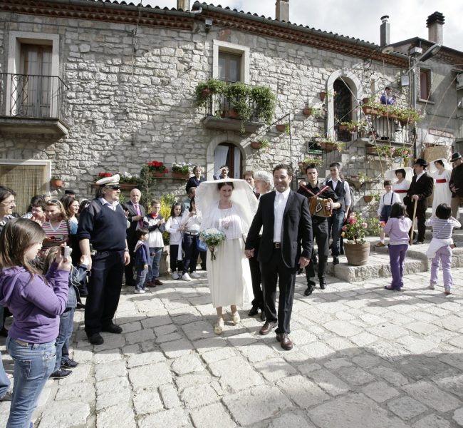 Sant'Ilario (PZ) 05/06/2010 - Josh e Courtney hanno scelto il delizioso borgo di Sant'Ilario di Atella, in provincia di Potenza (Italy) per coronare il loro sogno d'amore il 5 giugno 2010. Josh ha ricostruito cos i legami con il passato e i suoi antenati partiti all'inizio del 1900 proprio da Sant'Ilario.