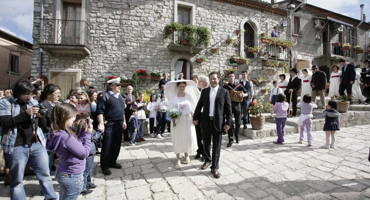 Sant'Ilario (PZ) 05/06/2010 - Josh e Courtney hanno scelto il delizioso borgo di Sant'Ilario di Atella, in provincia di Potenza (Italy) per coronare il loro sogno d'amore il 5 giugno 2010. Josh ha ricostruito cos i legami con il passato e i suoi antenati partiti all'inizio del 1900 proprio da Sant'Ilario.